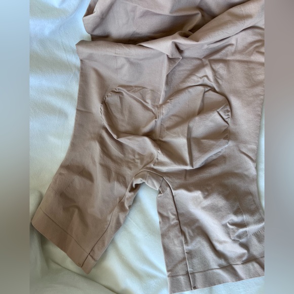 New! Shaping Open-Bust Bodysuit AVON Studio 1886 - Picture 5 of 11